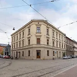 Klimatyzowane Studio Do Pracy Zdalnej W Centrum Krakowa Z Antresola I Wanna By Noclegi Renters